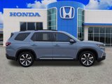New 2025 Honda Pilot Touring image 2