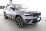 Used 2023 Jeep Grand Cherokee Altitude image 3