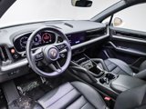 Used 2025 Porsche Cayenne image 4