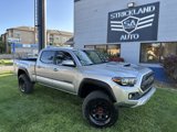 Used 2022 Toyota Tacoma TRD Off-Road image 2