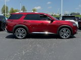 New 2025 Nissan Pathfinder Platinum image 2