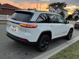 Used 2023 Jeep Grand Cherokee Altitude image 4