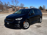 Used 2022 Chrysler Pacifica Touring-L image 2