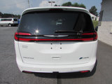 Used 2023 Chrysler Pacifica Touring-L image 4