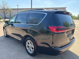Used 2022 Chrysler Pacifica Limited image 6