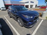 Used 2020 Toyota Highlander Platinum image 3