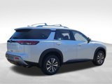 New 2025 Nissan Pathfinder SL image 2
