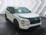 Used 2024 Mitsubishi Outlander SE Black Edition image 3