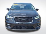 Certified 2023 Chrysler Pacifica Touring-L image 3