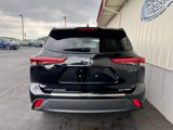 Used 2020 Toyota Highlander XLE image 4