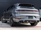 Certified 2025 Porsche Cayenne image 3
