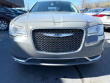 Used 2019 Chrysler 300 Touring w/ Chrome Appearance Package image 3