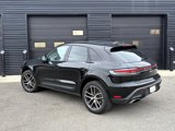 Certified 2024 Porsche Macan image 3