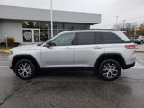 New 2025 Jeep Grand Cherokee Limited w/ Luxury Tech Group II image 2