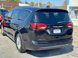 Used 2018 Chrysler Pacifica Touring-L image 5