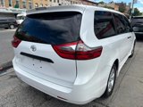 Used 2020 Toyota Sienna L image 6