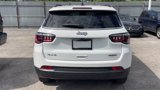 Used 2024 Jeep Compass Latitude image 5