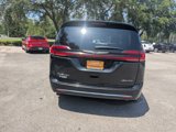 Certified 2023 Chrysler Pacifica Limited image 4