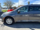 Used 2018 Chrysler Pacifica Touring-L image 4