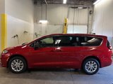 New 2025 Chrysler Pacifica Select image 4
