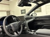 Used 2025 Toyota Camry SE image 6