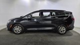Used 2023 Chrysler Pacifica Limited image 4