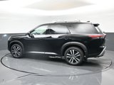 New 2025 Nissan Pathfinder Platinum image 2