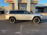 New 2025 Jeep Grand Cherokee L Altitude image 2