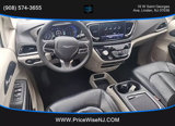 Used 2022 Chrysler Pacifica Touring-L image 4
