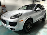 Used 2017 Porsche Cayenne Platinum Edition image 3
