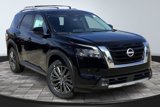 New 2025 Nissan Pathfinder SL w/ SL Premium Package image 2