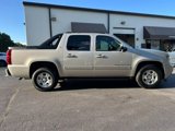 Used 2009 Chevrolet Avalanche LT image 2