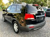 Used 2011 Kia Sorento LX w/ Convenience Pkg image 3