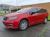 New 2025 Chrysler Pacifica Select image 2