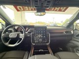 Used 2025 GMC Yukon Denali w/ Advanced Technology Package image 5