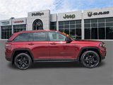Used 2024 Jeep Grand Cherokee Altitude image 2