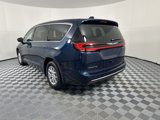 New 2025 Chrysler Pacifica Select image 5