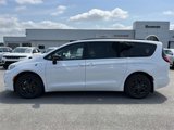 New 2025 Chrysler Pacifica Select image 4