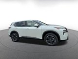 Used 2024 Nissan Rogue SV image 2