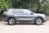 New 2025 Mitsubishi Outlander SE image 5