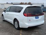Used 2023 Chrysler Pacifica Touring-L image 4