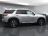 New 2025 Nissan Pathfinder Platinum image 3