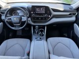 Used 2023 Toyota Highlander L image 2