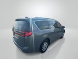 Used 2021 Chrysler Pacifica Touring-L image 5