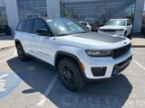 New 2025 Jeep Grand Cherokee Trailhawk w/ Luxury Tech Group III image 2