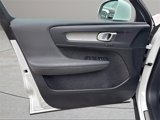 Used 2025 Volvo XC40 B5 Plus image 6