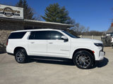 Used 2023 Chevrolet Suburban LT image 2