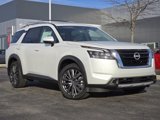 New 2025 Nissan Pathfinder SL w/ SL Premium Package image 2