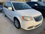 Used 2014 Chrysler Town & Country Touring image 2