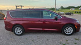 Used 2023 Chrysler Pacifica Touring-L image 5